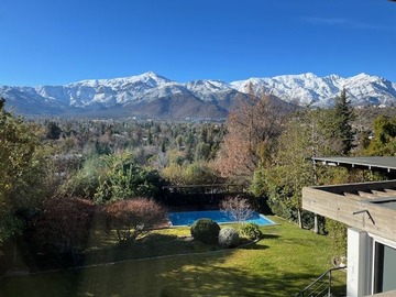 Casa en venta en Cerro Calán, Las Condes - 4 dormitorios, 4 baños