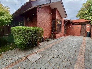 Casa en arriendo mensual en 23 de Febrero/ Padre Hurtado, La Reina - 4 dormitorios, 3 baños