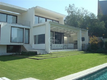 Casa en venta en Camino real - colegio everest, Lo Barnechea - 5 dormitorios, 5 baños
