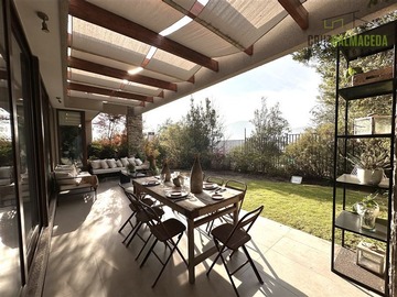 Casa en venta en Chamisero, Colina - 5 dormitorios, 5 baños