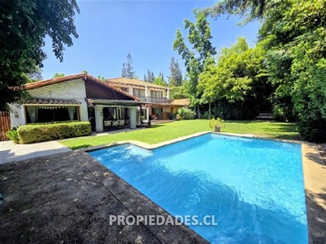 Casa en venta en Golf de Manquehue / Camino Del Remanso, Lo Barnechea - 5 dormitorios, 5 baños