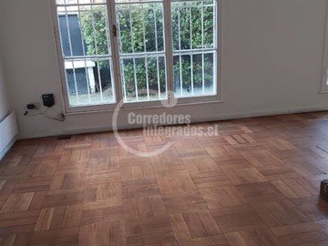 Casa en arriendo mensual en A. Vespcucio / Escuela Militar, Las Condes - 4 dormitorios, 3 baños