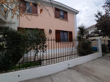 Casa en venta en Carlos aguirre luco/ pucara, Ñuñoa - 4 dormitorios, 3 baños