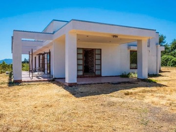 Casa en venta en Fundo el peral, Pencahue - 4 dormitorios, 3 baños