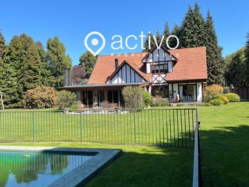 Casa en venta en Avenida Torobayo, Valdivia - 5 dormitorios, 5 baños