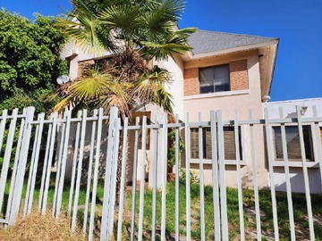 Casa en venta en Luminosidad y Elegancia en Cada Rincón (159196), Puente Alto - 4 dormitorios, 3 baños