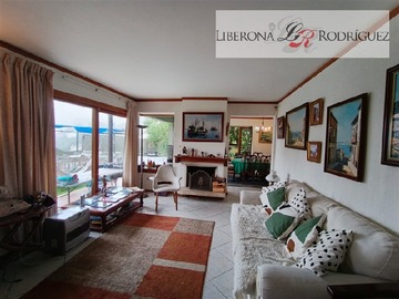 Casa en venta en Casa en Jardín del Mar, Viña del Mar - 6 dormitorios, 4 baños