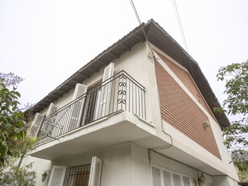 Casa en venta en Metro manquehue, Las Condes - 3 dormitorios, 2 baños