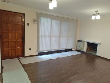 Casa en arriendo mensual en Metro Príncipe de Gales, La Reina - 3 dormitorios, 2 baños