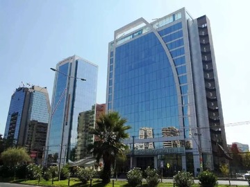 Oficina en arriendo mensual en Av. Pdte. Kennedy 4700, Vitacura, Vitacura - 2 baños