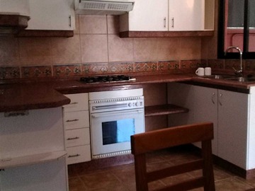 Casa en venta en Casa en venta de dos pisos en Peñalolén (168952), Peñalolén - 4 dormitorios, 3 baños