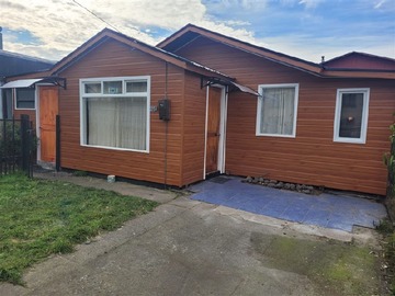 Casa en venta en Casa Frente al colegio Federico Sta. María de Puerto Montt 2D 1 Baño con local comercial, Puerto Montt - 2 dormitorios, 1 baño