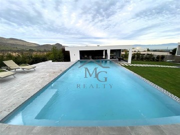 Casa en venta en Piedra Roja, Colina - 5 dormitorios, 5 baños