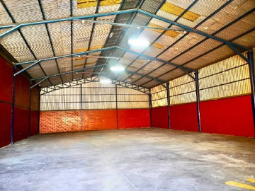 Arriendo Mensual / Bodega / Colina