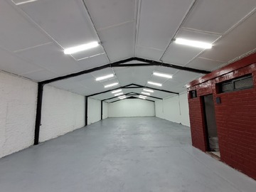 Arriendo Mensual / Bodega / La Cisterna