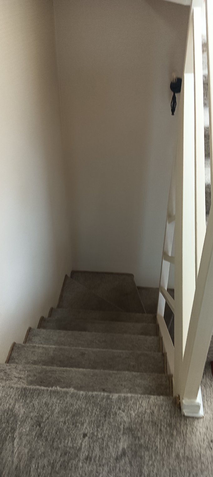 Bajas adel segundo piso al primer piso