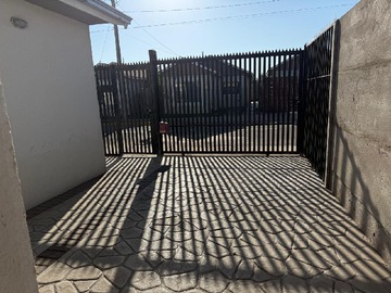 Acceso principal - Estacionamiento