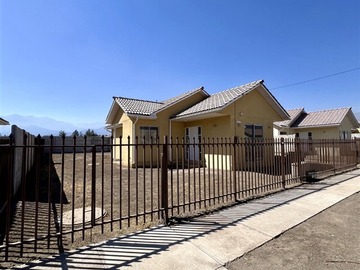 Arriendo Mensual / Casa / Calle Larga