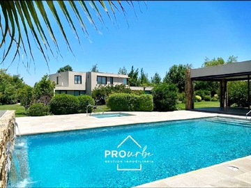 Arriendo Mensual / Casa / Colina