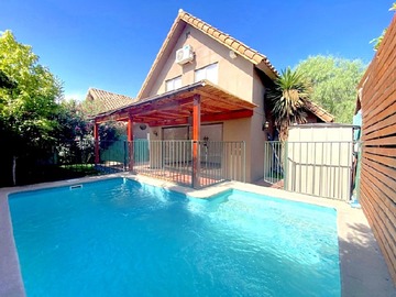 Arriendo Mensual / Casa / Colina
