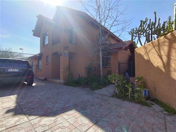 Arriendo Mensual / Casa / Colina