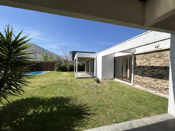 Arriendo Mensual / Casa / Colina