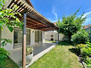 Arriendo Mensual / Casa / Colina