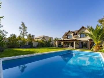 Arriendo Mensual / Casa / Colina