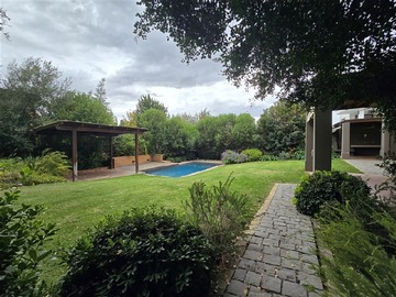 Arriendo Mensual / Casa / Colina