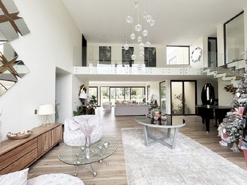 Arriendo Mensual / Casa / Colina