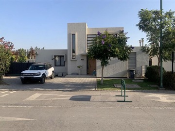 Arriendo Mensual / Casa / Colina