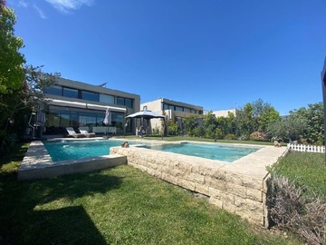 Arriendo Mensual / Casa / Colina