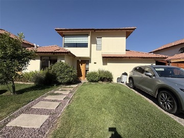 Arriendo Mensual / Casa / Colina