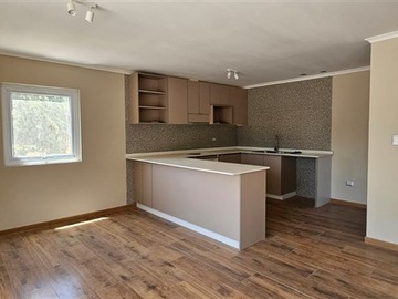 Arriendo Mensual / Casa / Colina