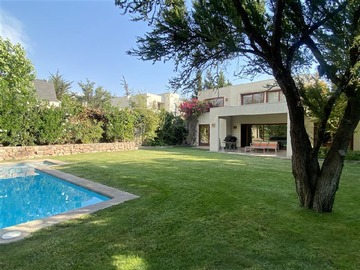 Arriendo Mensual / Casa / Colina