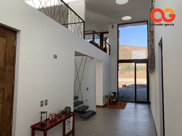 Arriendo Mensual / Casa / Colina