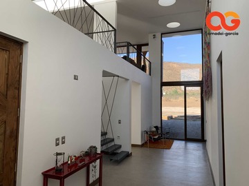 Arriendo Mensual / Casa / Colina