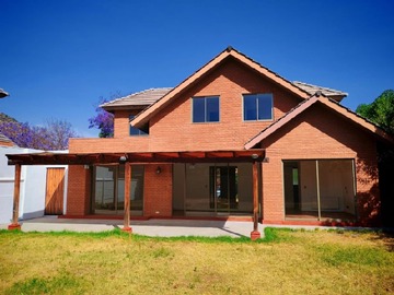 Arriendo Mensual / Casa / Colina