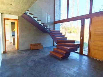 Arriendo Mensual / Casa / Colina