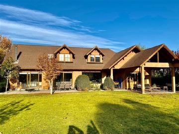 Arriendo Mensual / Casa / Colina