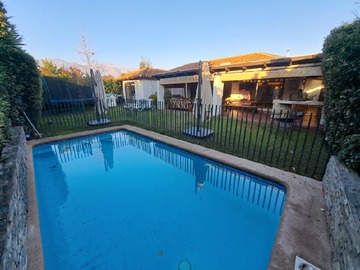 Arriendo Mensual / Casa / Colina