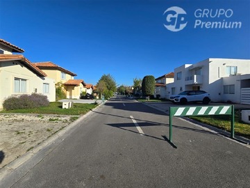 Arriendo Mensual / Casa / Colina