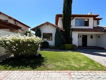 Arriendo Mensual / Casa / Colina
