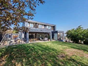 Arriendo Mensual / Casa / Colina