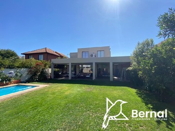 Arriendo Mensual / Casa / Colina