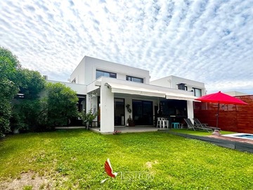 Arriendo Mensual / Casa / Colina