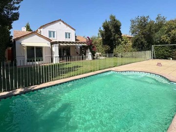 Arriendo Mensual / Casa / Colina
