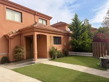 Arriendo Mensual / Casa / Colina
