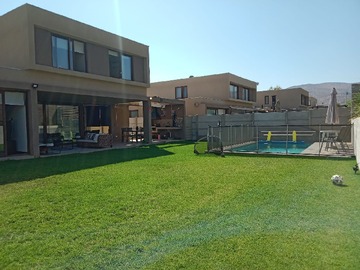 Arriendo Mensual / Casa / Colina