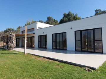 Arriendo Mensual / Casa / Colina